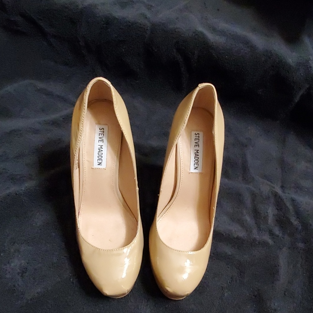 Size 8.5 Nude Steve Madden Stokker Leather Heels